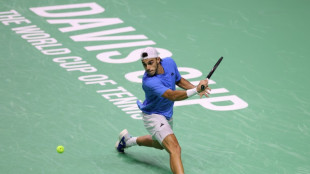 Cer&uacute;ndolo vence Musetti e Argentina sai na frente contra a It&aacute;lia na Davis