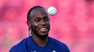 Archer misses out as England unchanged for second India Test