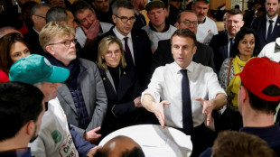 Macron inaugura el sal&oacute;n de la agricultura en Par&iacute;s entre peleas, insultos y promesas