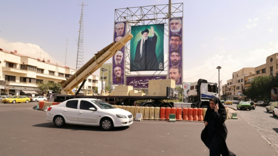 Quais sanções foram restabelecidas contra o Irã? 