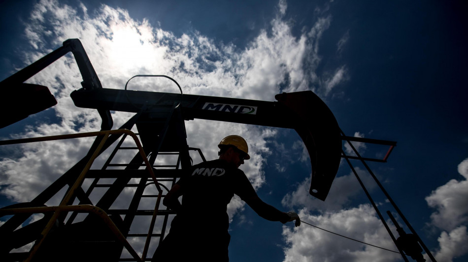 Il petrolio chiude in calo a New York a 61,50 dollari