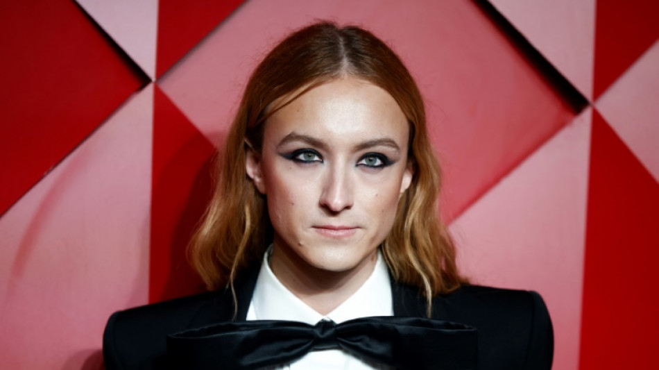 La Fashion Week de Londres d&eacute;bute avec l'humeur sombre du styliste Harris Reed