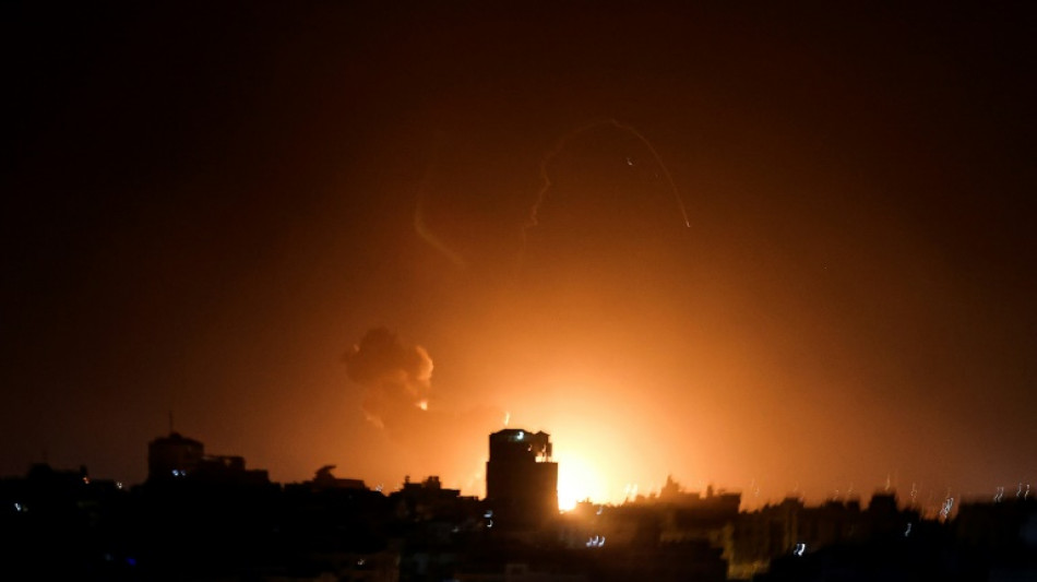 Missiles isra&eacute;liens contre roquettes palestiniennes dans la nuit de Gaza