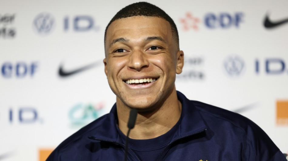 Foot: Mbapp&eacute; affirme n'avoir "rien &agrave; annoncer" concernant son avenir