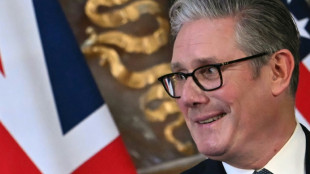 Reino Unido criar&aacute; documento de identidade digital para combater imigra&ccedil;&atilde;o ilegal