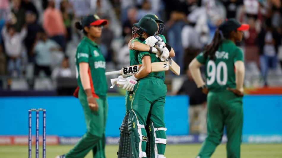 England and South Africa set up World T20 semi-final clash