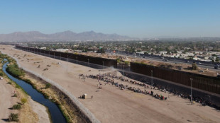 Washington l&egrave;ve des restrictions &agrave; sa fronti&egrave;re sud, un afflux de migrants attendu