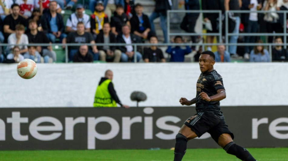 Arsenal off to winning start in Europa League but Roma beaten