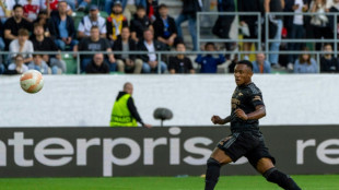 Arsenal off to winning start in Europa League but Roma beaten