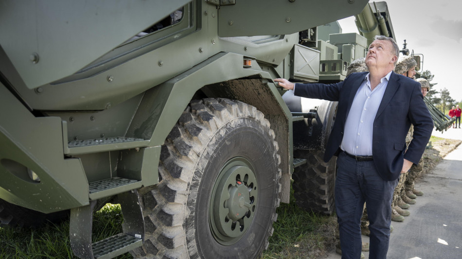 Danimarca, 'ok a uso armi e F-16 oltre confini ucraini'