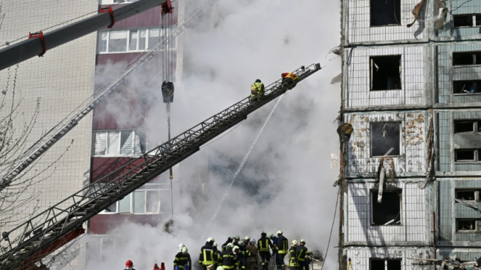 Nouvelles frappes russes sur l'Ukraine: au moins douze morts, Zelensky d&eacute;nonce un "acte pervers"