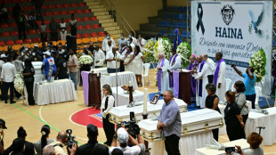 Homenagem comovente &agrave;s v&iacute;timas da trag&eacute;dia na boate dominicana