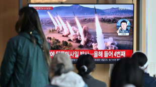 L&iacute;der da Coreia do Norte supervisiona simula&ccedil;&atilde;o de 'contra-ataque nuclear'
