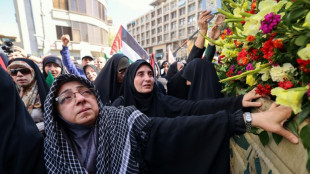 Milhares prestam homenagem no Ir&atilde; aos soldados mortos no ataque em Damasco