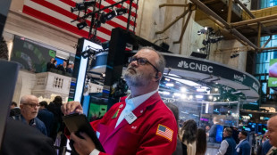 Wall Street finit en forte baisse, la Fed douche les attentes du march&eacute;