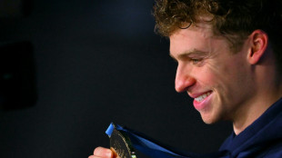 Marchand conquista ouro após quebrar recorde mundial de natação; Summer McIntosh volta a vencer