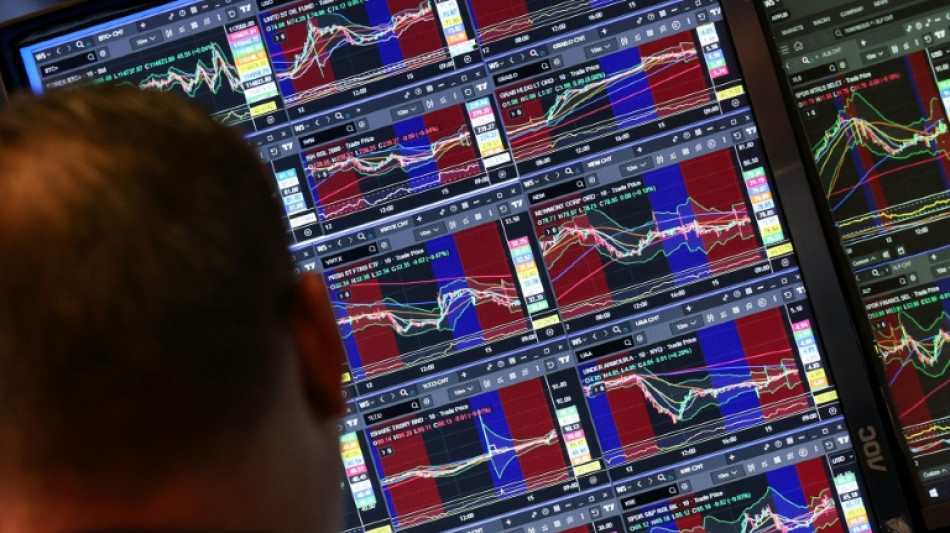 Wall Street ouvre en hausse, les r&eacute;sultats d'entreprises dans le viseur