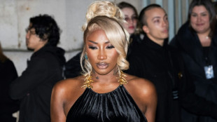 Procès de 13 proches des identitaires pour des injures racistes contre Aya Nakamura