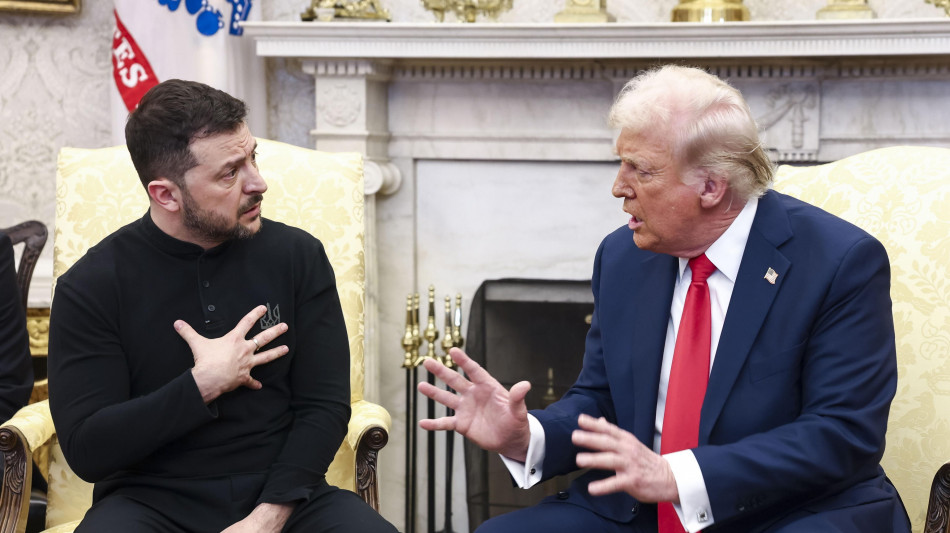 'Casa Bianca ha chiesto se Zelensky indosser&agrave; un abito'