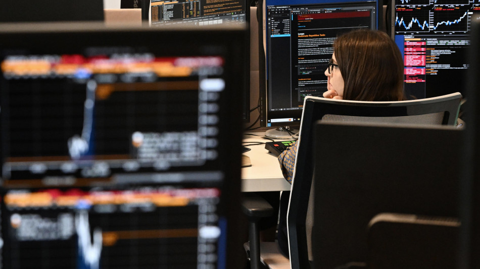 Borsa: Milano maglia nera in Europa, gi&ugrave; Leonardo, bene Moncler