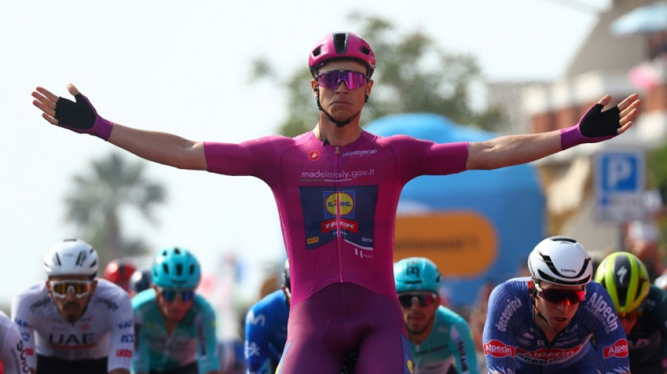 Tour d'Italie: Milan r&egrave;gne sur le sprint, Pogacar toujours en rose