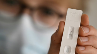 Covid: une infection pass&eacute;e prot&egrave;ge aussi bien qu'un vaccin