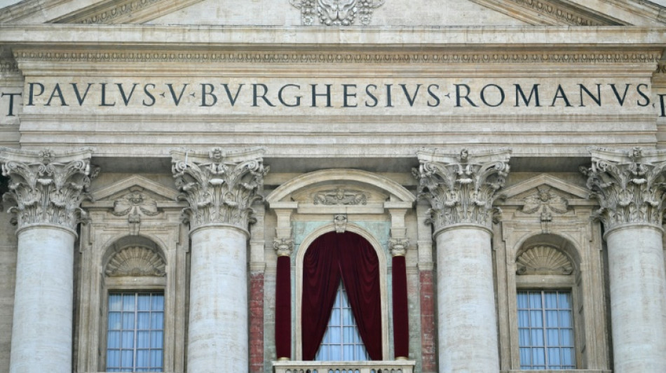 Fumaça branca no Vaticano, há um novo papa