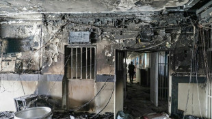 Ocho muertos en prisi&oacute;n iran&iacute; de Evin mientras contin&uacute;an las protestas