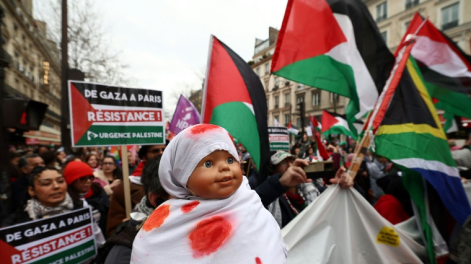Miles de manifestantes en Par&iacute;s piden un "alto al fuego" en Gaza