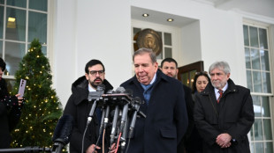 Biden e Gonz&aacute;lez falam sobre 'como restaurar a democracia na Venezuela'