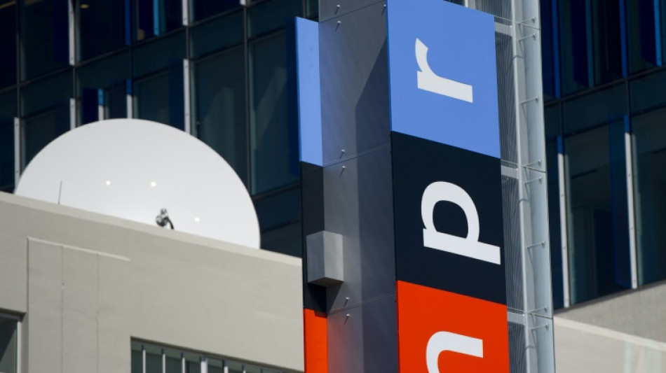 Trump s'attaque à l'audiovisuel public, les radios et télés locales en danger