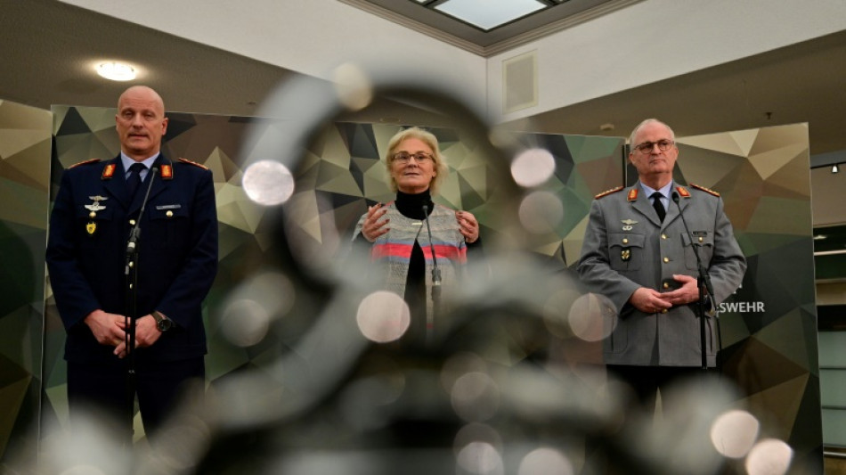 Spott und Häme ergießen sich nach Neujahrsvideo über Lambrecht