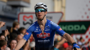 Groves at the double in Catalunya, Roglic retains lead