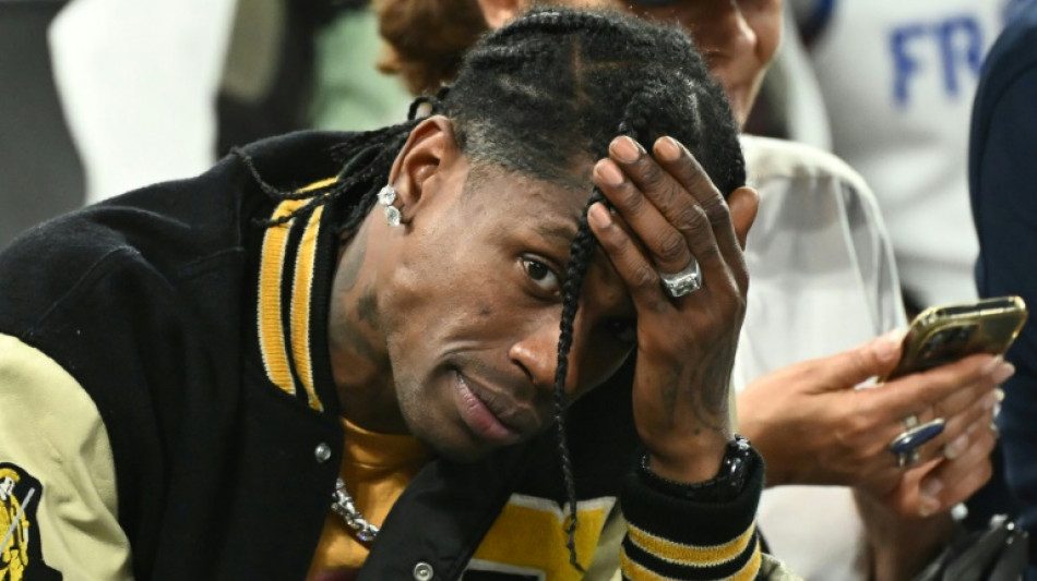 Violences: le rappeur am&eacute;ricain Travis Scott remis en libert&eacute; &agrave; Paris sans poursuites&nbsp;