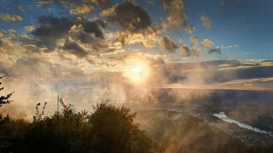 Siebenj&auml;hrige ritzen Vornamen in Lack von acht Autos in Heidelberg