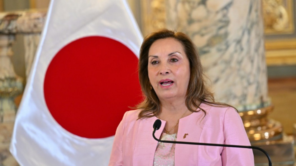 Cirurgia de nariz amea&ccedil;a presid&ecirc;ncia de Dina Boluarte no Peru