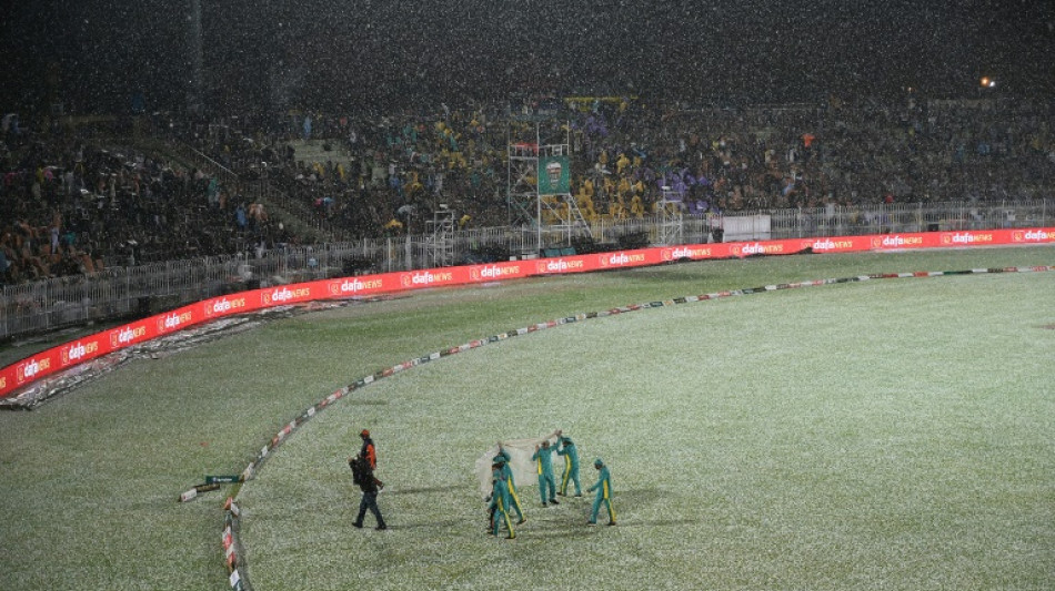 Hailstorm ends Pakistan-New Zealand Twenty20 after Chapman blitz 