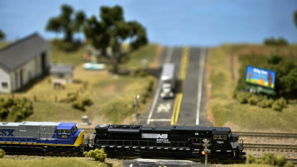 Arbeiter stiehlt teures Spielzeug und M&uuml;nzen von Dachboden und bietet Beute online an