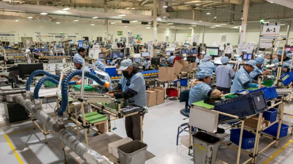 Trump n&atilde;o v&ecirc; 'margem' para evitar tarifas a M&eacute;xico e Canad&aacute;, e as aumenta sobre China