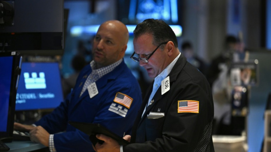 Wall Street termine en ordre dispers&eacute;, morose mais sans conviction