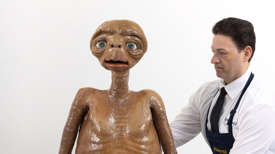 Invenduto alle aste il modello di E.T. di Rambaldi