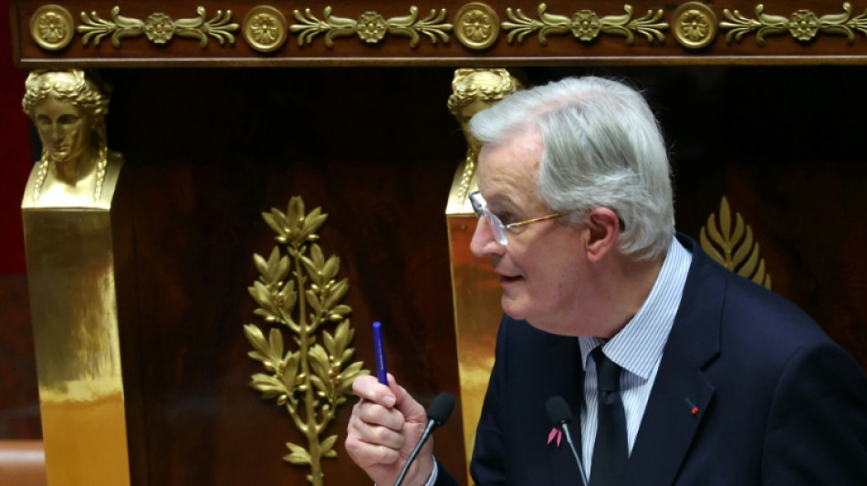 Novo governo da Fran&ccedil;a promete sanear finan&ccedil;as e controlar imigra&ccedil;&atilde;o