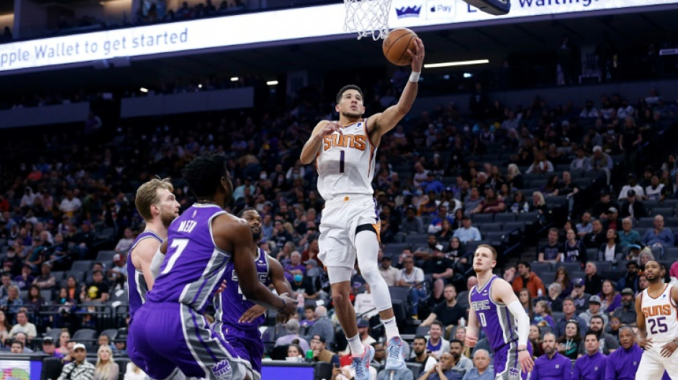 NBA: Phoenix assur&eacute; d'&ecirc;tre t&ecirc;te de s&eacute;rie N.1 &agrave; l'Ouest, Booker brille