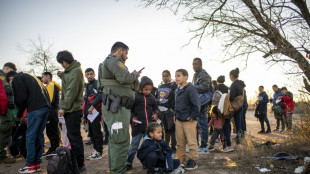 Juez de EEUU bloquea ley de Texas que permite detenci&oacute;n de migrantes