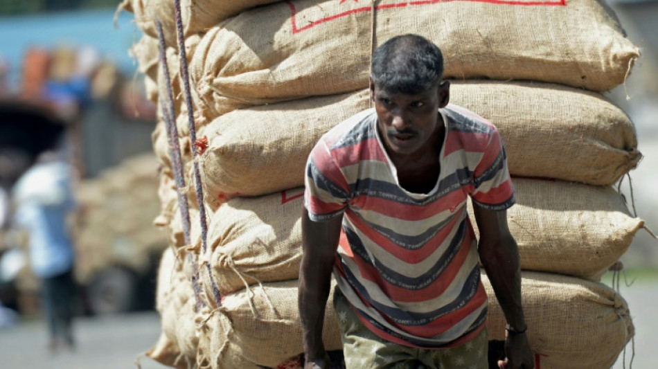 El presidente de Sri Lanka eval&uacute;a irse del pa&iacute;s por mar tras el fracaso de su salida a&eacute;rea