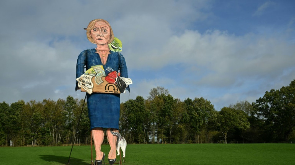 Una efigie gigante de Liz Truss se convertir&aacute; en cenizas en una hoguera en Inglaterra