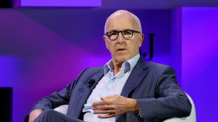 Foot: McCourt &eacute;carte une vente de l'OM et loue "l'excellent travail" de Longoria (presse)