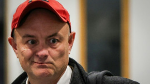 Ex-auxiliares de Boris Johnson criticam sua gest&atilde;o de crise da covid-19