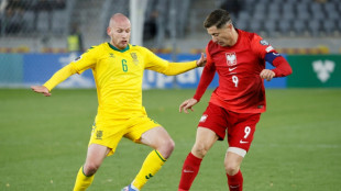 Barca's Lewandowski set to miss Clasico with hamstring injury