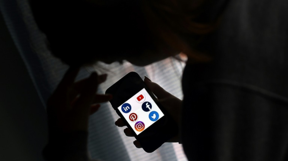 IAB: Smartphone f&uuml;r Menschen in der Grundsicherung oft einziger Internetzugang